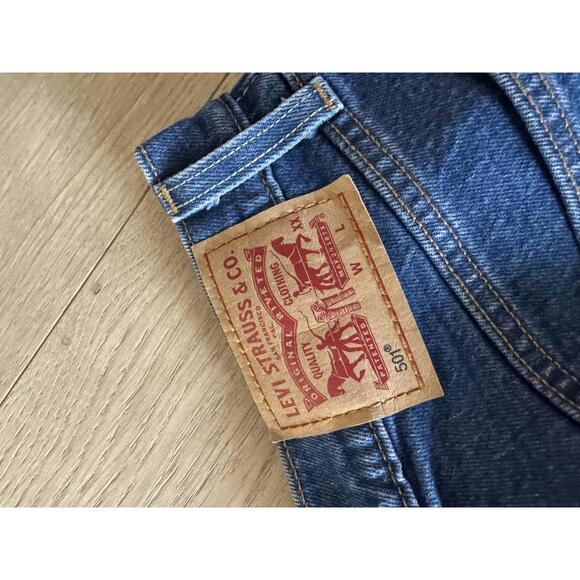 Levi's 501 Straight Jeans - Medium/Dark Wash - W24 L32 - Picture 9 of 9